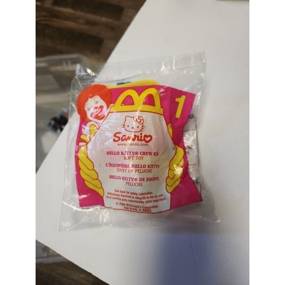 Vintage 2000 McDonald's Happy Meal Toy SANRIO Hello Kitty Crew Kid #1 SEALED - Picture 2 of 2